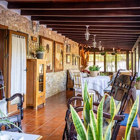 Casa Lazaro, *