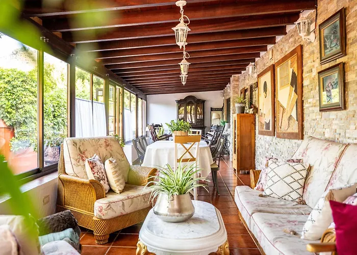 Casa Lazaro,