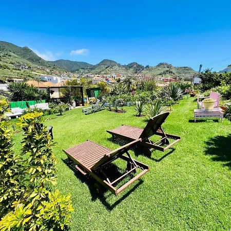 Casa Lazaro, *