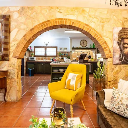 Casa Lazaro,