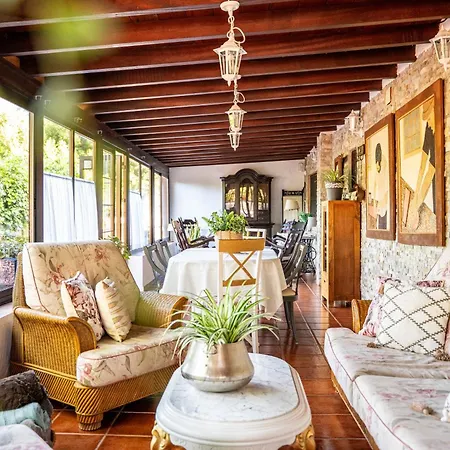 Casa Lazaro,
