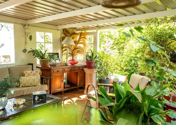 Casa Lazaro,